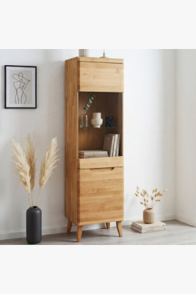 Vysoká vitrina z masívu dubu na nožičkách, Praha typ 10